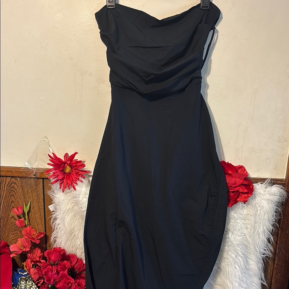 Trendyol Black Ruched Sweetheart Sheath Dress